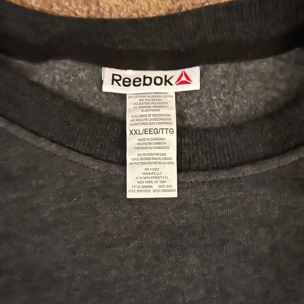 New XXL Woman’s Reebok Crew Sweatshirt, Dark Heather Gray